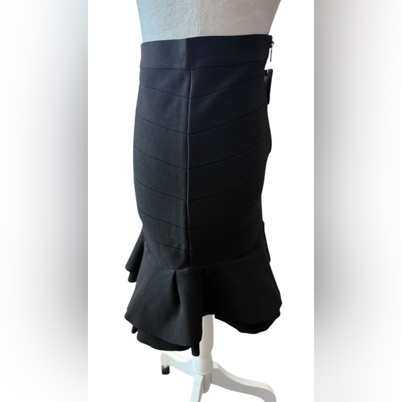 Elegant Bebe Black Ruffle Mini Skirt - Picture 4 of 7